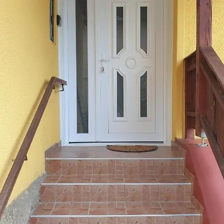 Kovirozsa Vendeghaz Guest house *