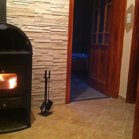 Kovirozsa Vendeghaz Guest house *